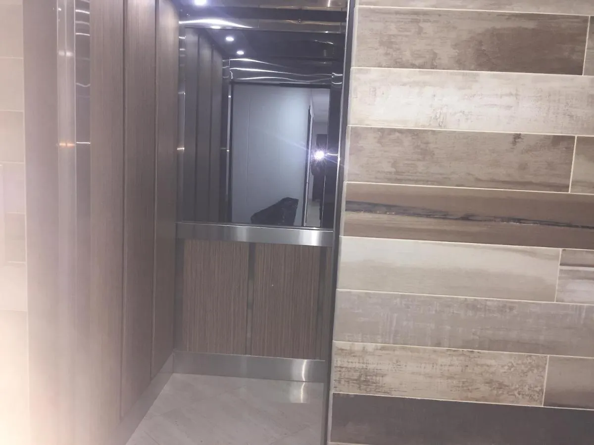 En Laureles Con Ascensor , Balcon Y Muy Bien Ubicado En Laureles Medellin , El Barrio Mas Cool Del Mundo Apartment 0*,