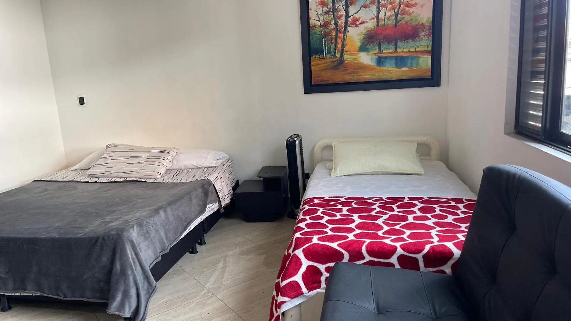 En Laureles Con Ascensor , Balcon Y Muy Bien Ubicado En Laureles Medellin , El Barrio Mas Cool Del Mundo Apartment