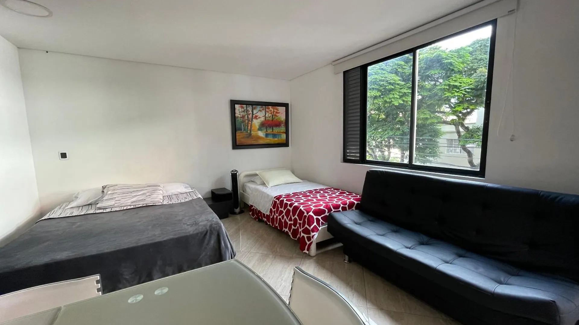 En Laureles Con Ascensor , Balcon Y Muy Bien Ubicado En Laureles Medellin , El Barrio Mas Cool Del Mundo Apartment