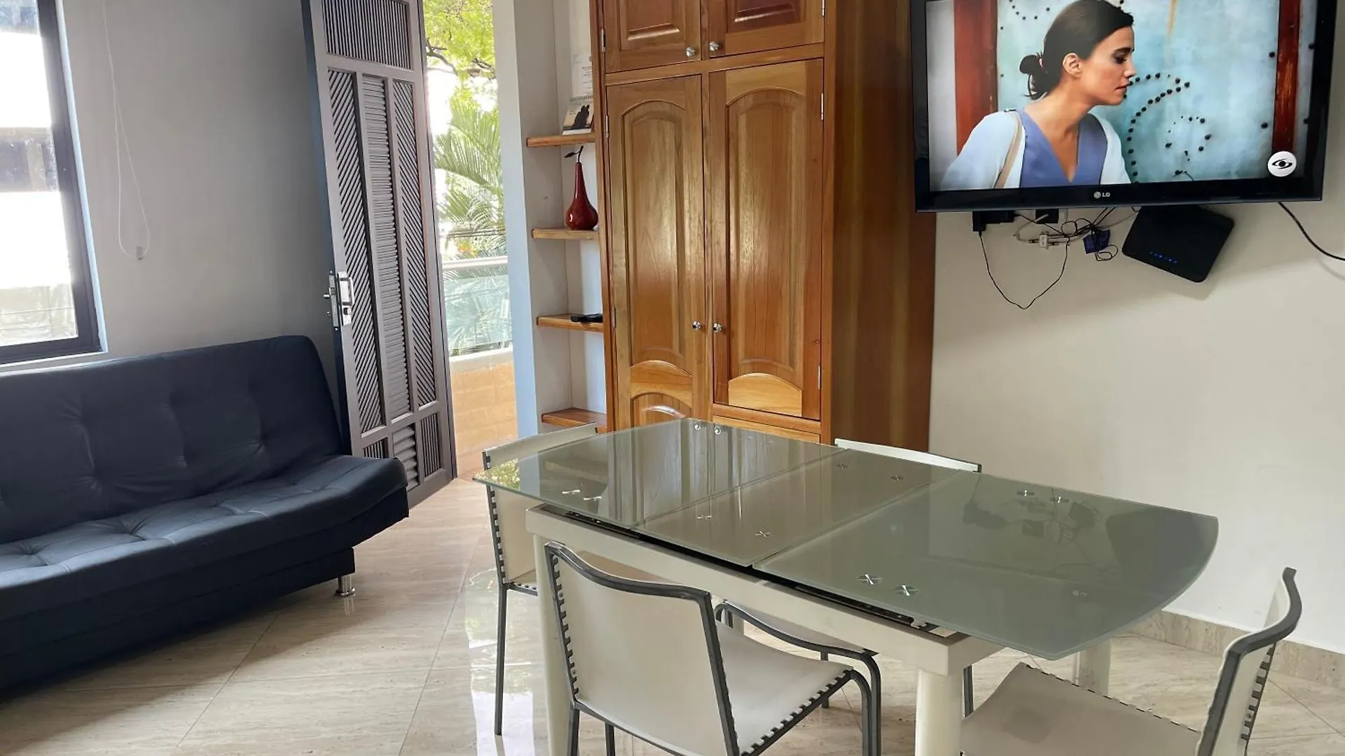En Laureles Con Ascensor , Balcon Y Muy Bien Ubicado En Laureles Medellin , El Barrio Mas Cool Del Mundo Apartment