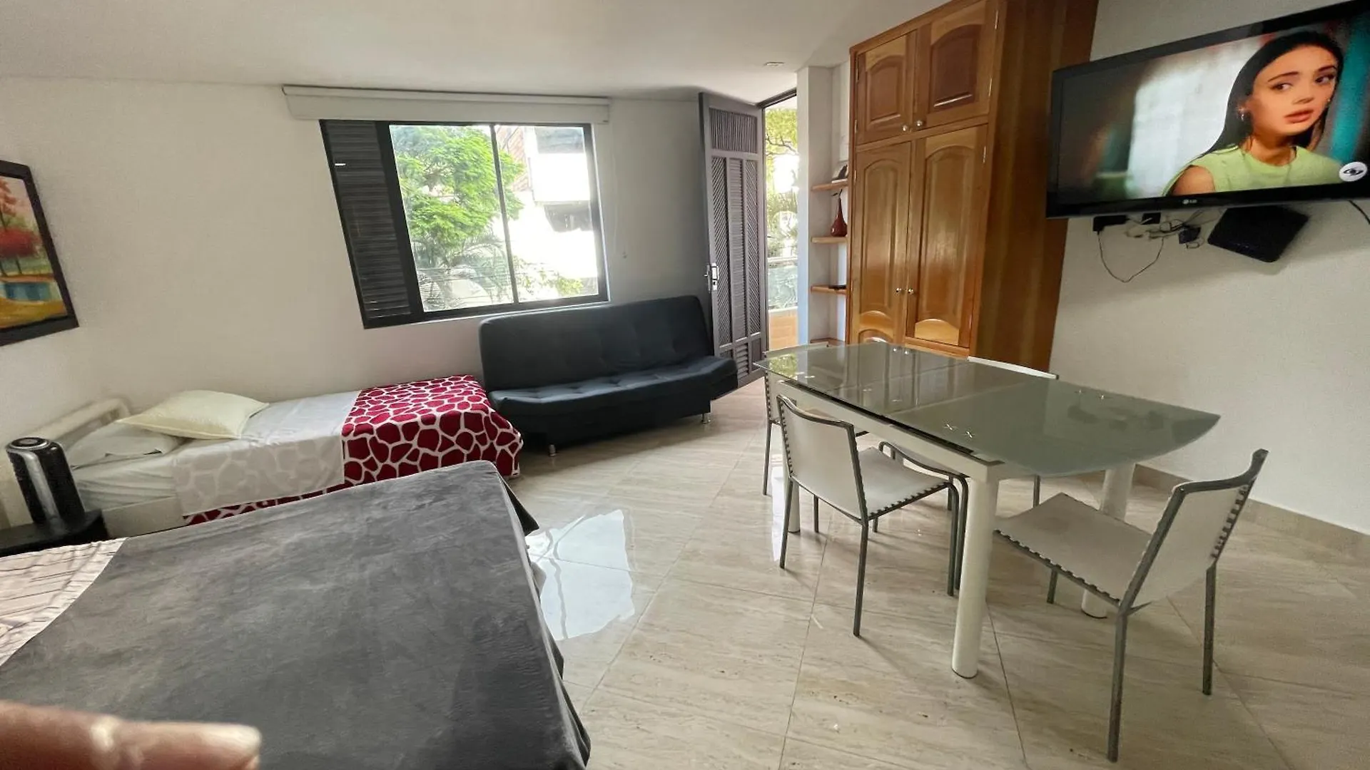 En Laureles Con Ascensor , Balcon Y Muy Bien Ubicado En Laureles Medellin , El Barrio Mas Cool Del Mundo Apartment