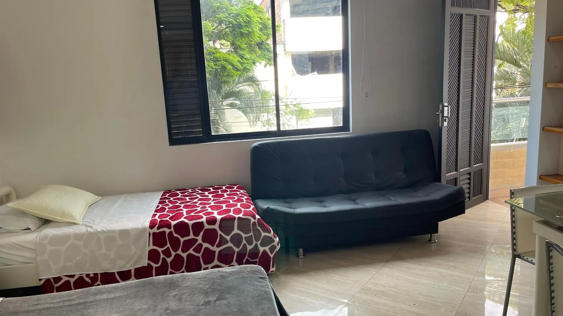En Laureles Con Ascensor , Balcon Y Muy Bien Ubicado En Laureles Medellin , El Barrio Mas Cool Del Mundo Apartment