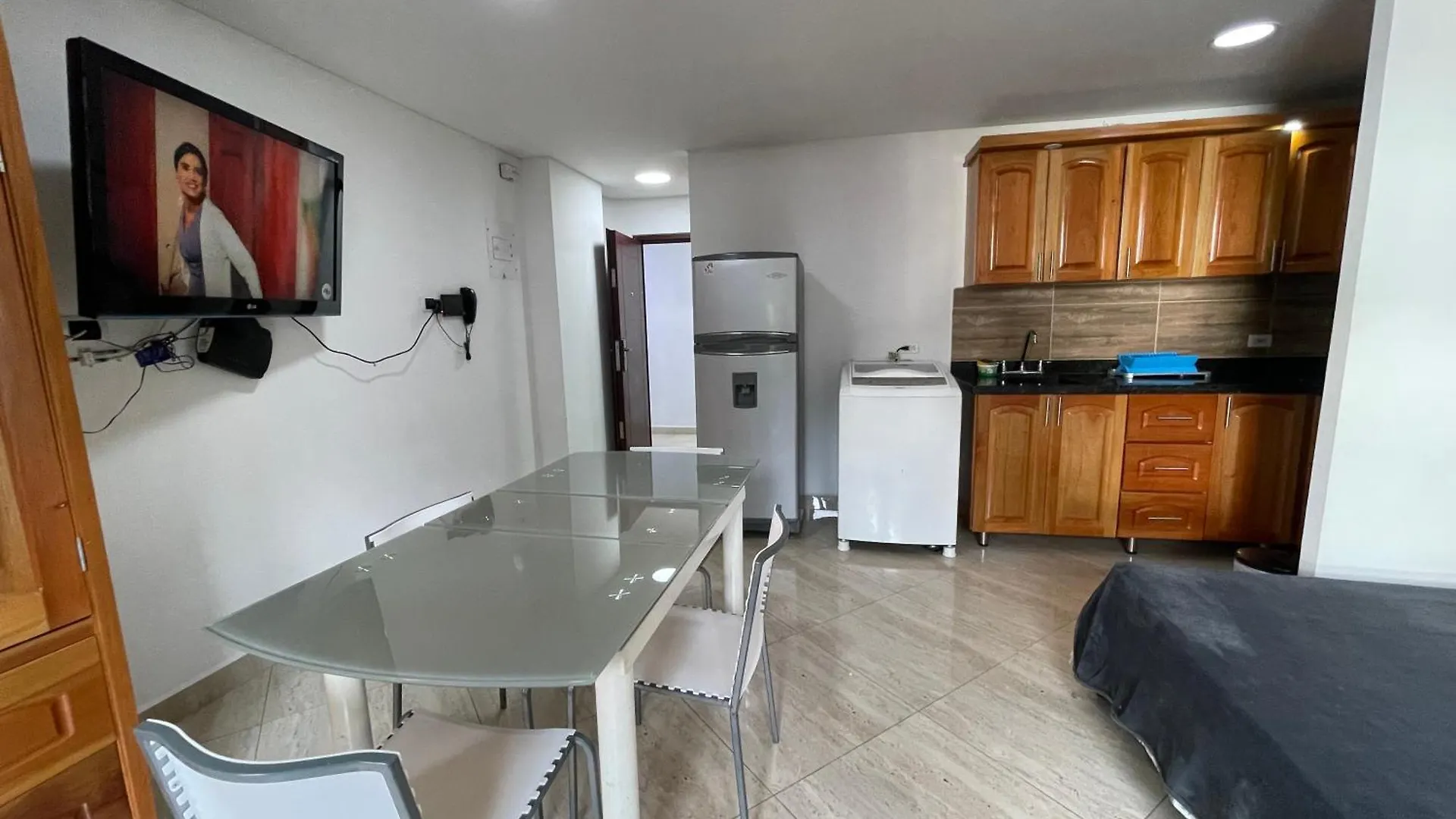 En Laureles Con Ascensor , Balcon Y Muy Bien Ubicado En Laureles Medellin , El Barrio Mas Cool Del Mundo Apartment