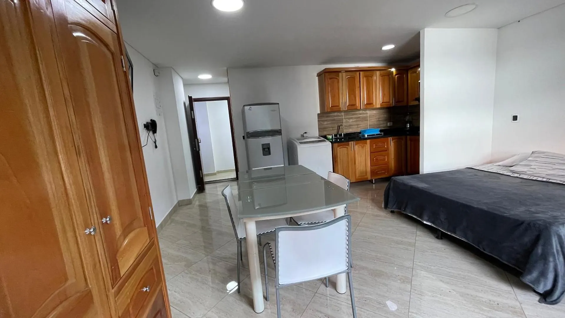En Laureles Con Ascensor , Balcon Y Muy Bien Ubicado En Laureles Medellin , El Barrio Mas Cool Del Mundo Apartment