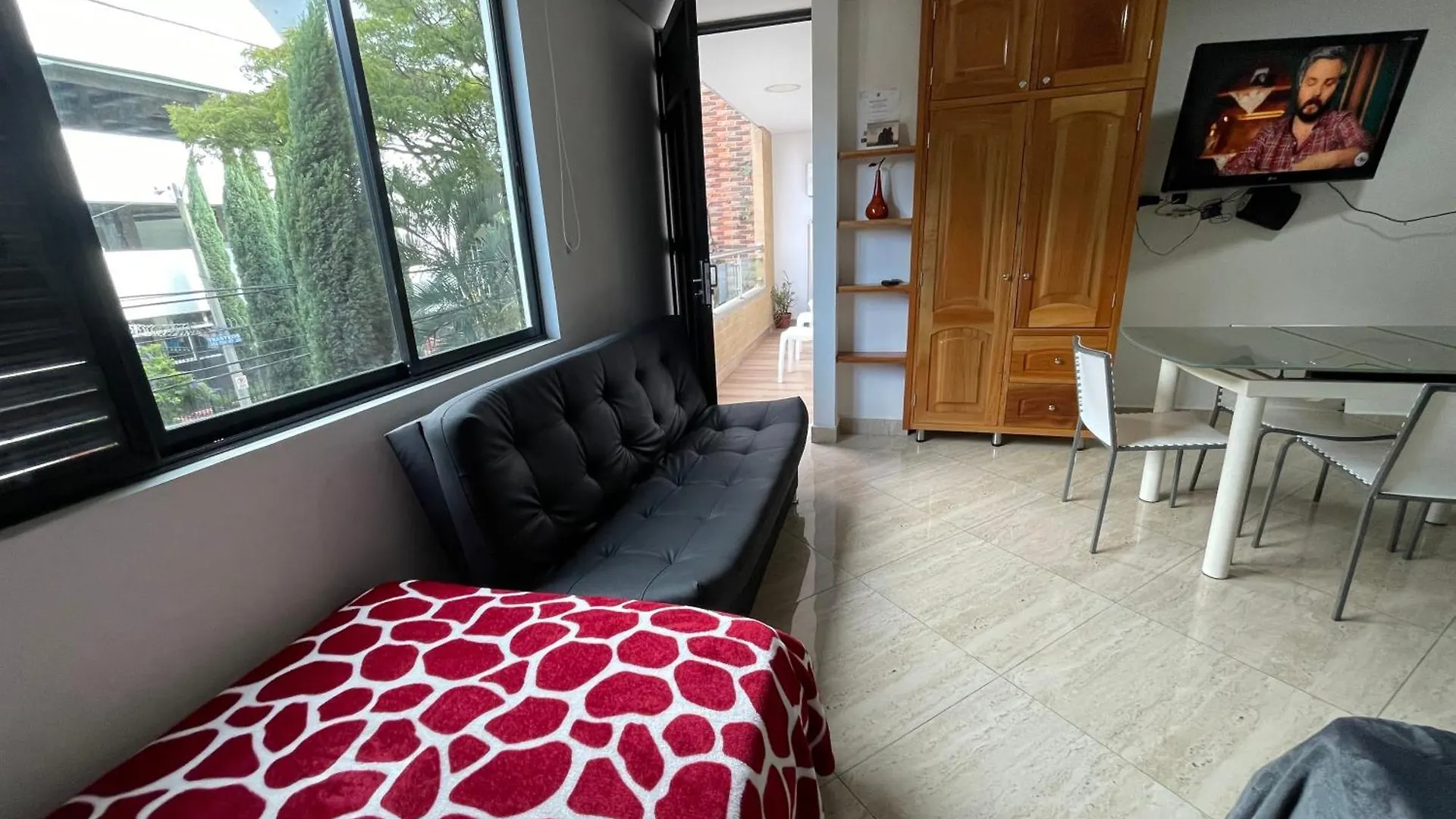 En Laureles Con Ascensor , Balcon Y Muy Bien Ubicado En Laureles Medellin , El Barrio Mas Cool Del Mundo Apartment