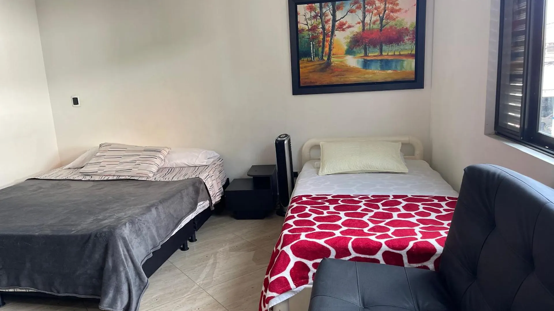 En Laureles Con Ascensor , Balcon Y Muy Bien Ubicado En Laureles Medellin , El Barrio Mas Cool Del Mundo Apartment Colombia