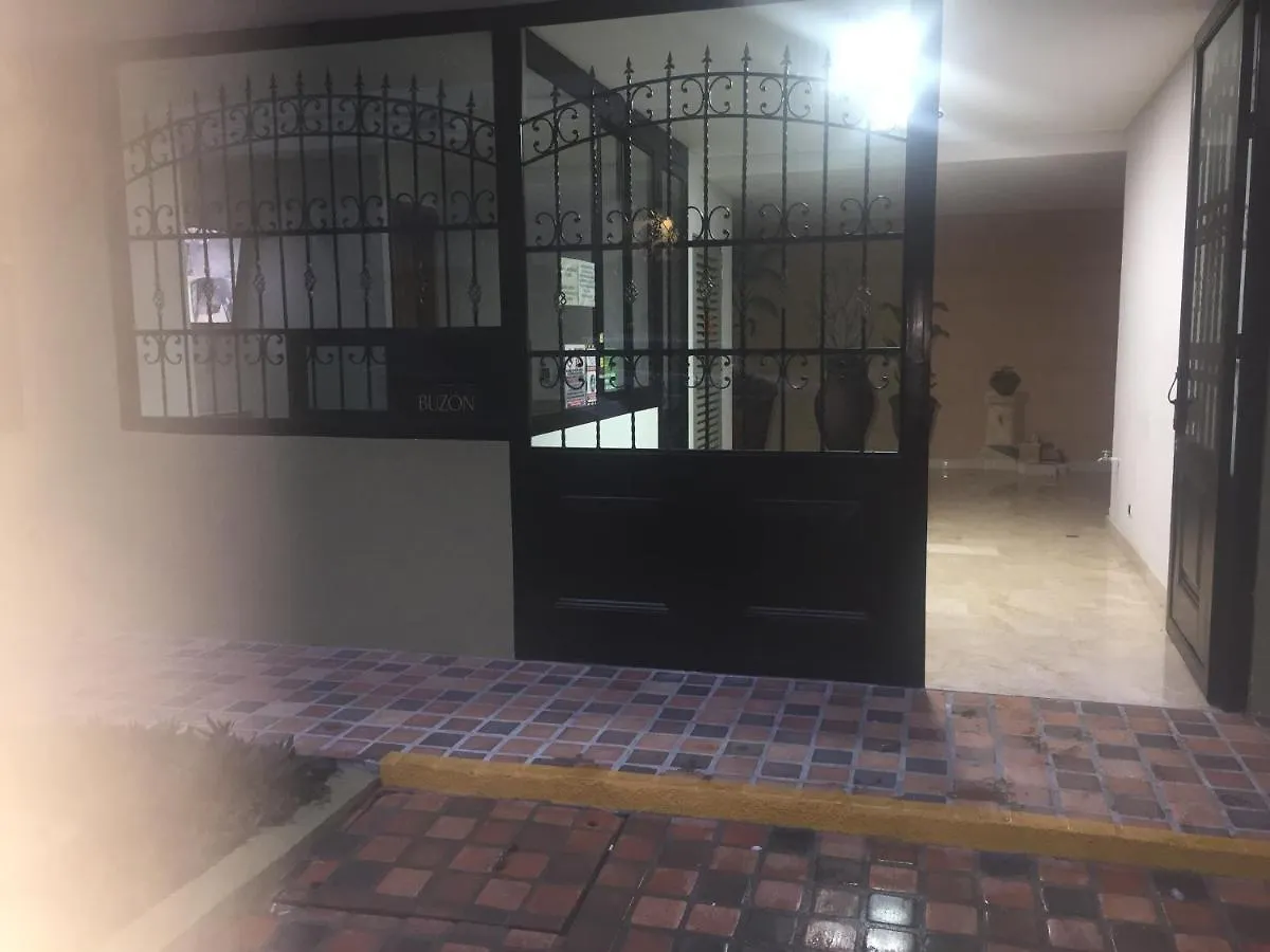 En Laureles Con Ascensor , Balcon Y Muy Bien Ubicado En Laureles Medellin , El Barrio Mas Cool Del Mundo Διαμέρισμα