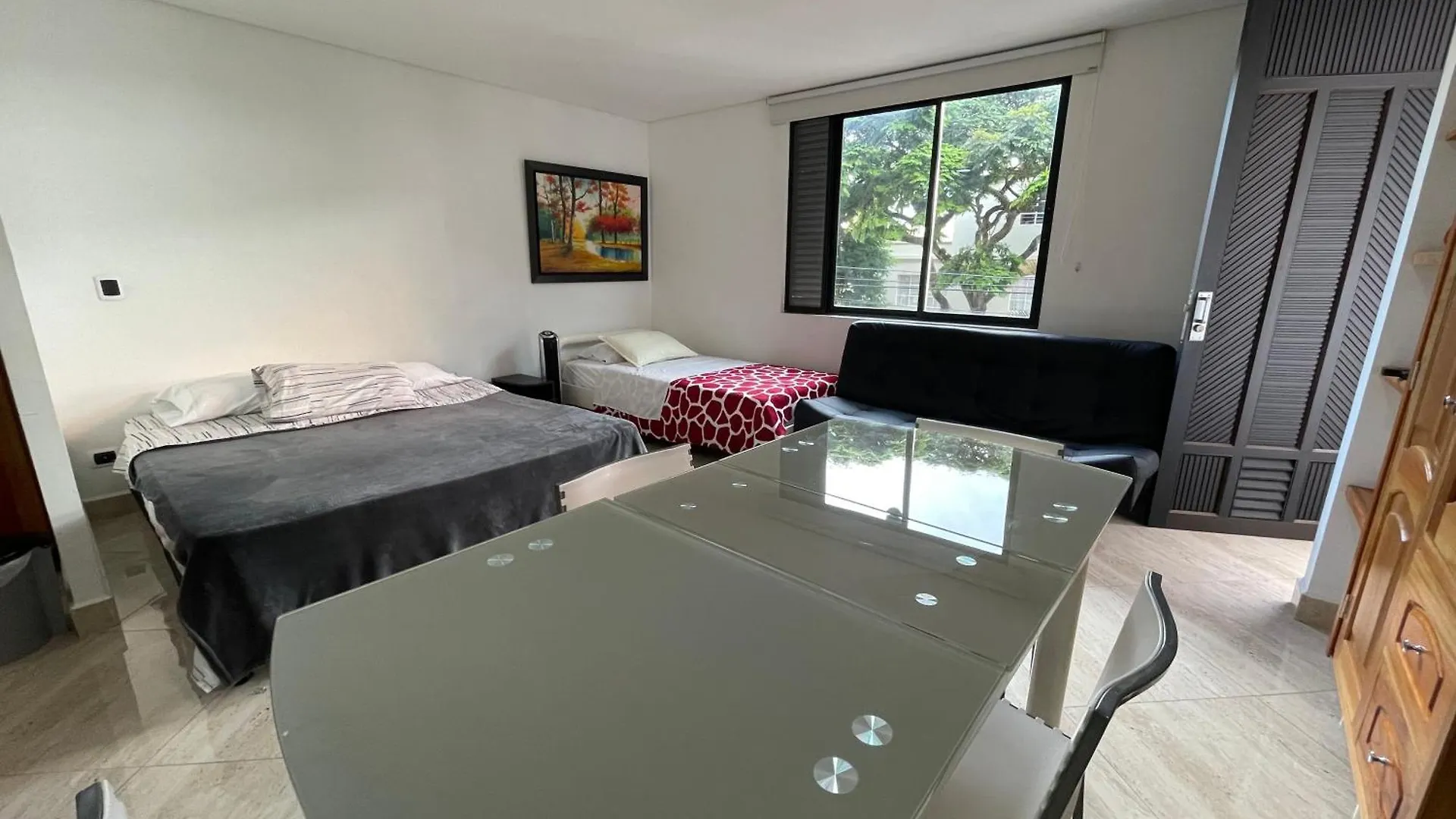 En Laureles Con Ascensor , Balcon Y Muy Bien Ubicado En Laureles Medellin , El Barrio Mas Cool Del Mundo Διαμέρισμα