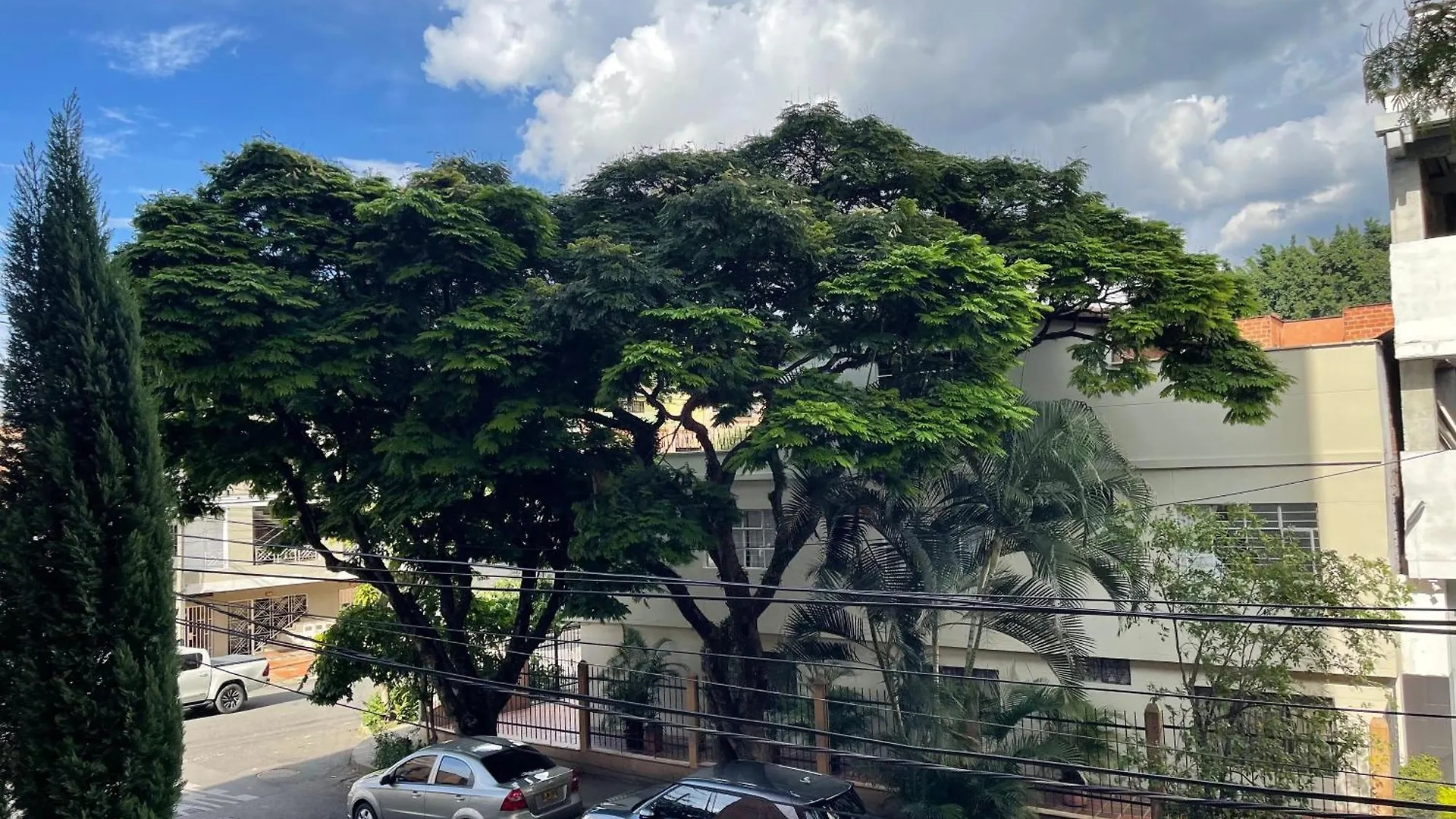En Laureles Con Ascensor , Balcon Y Muy Bien Ubicado En Laureles Medellin , El Barrio Mas Cool Del Mundo Διαμέρισμα