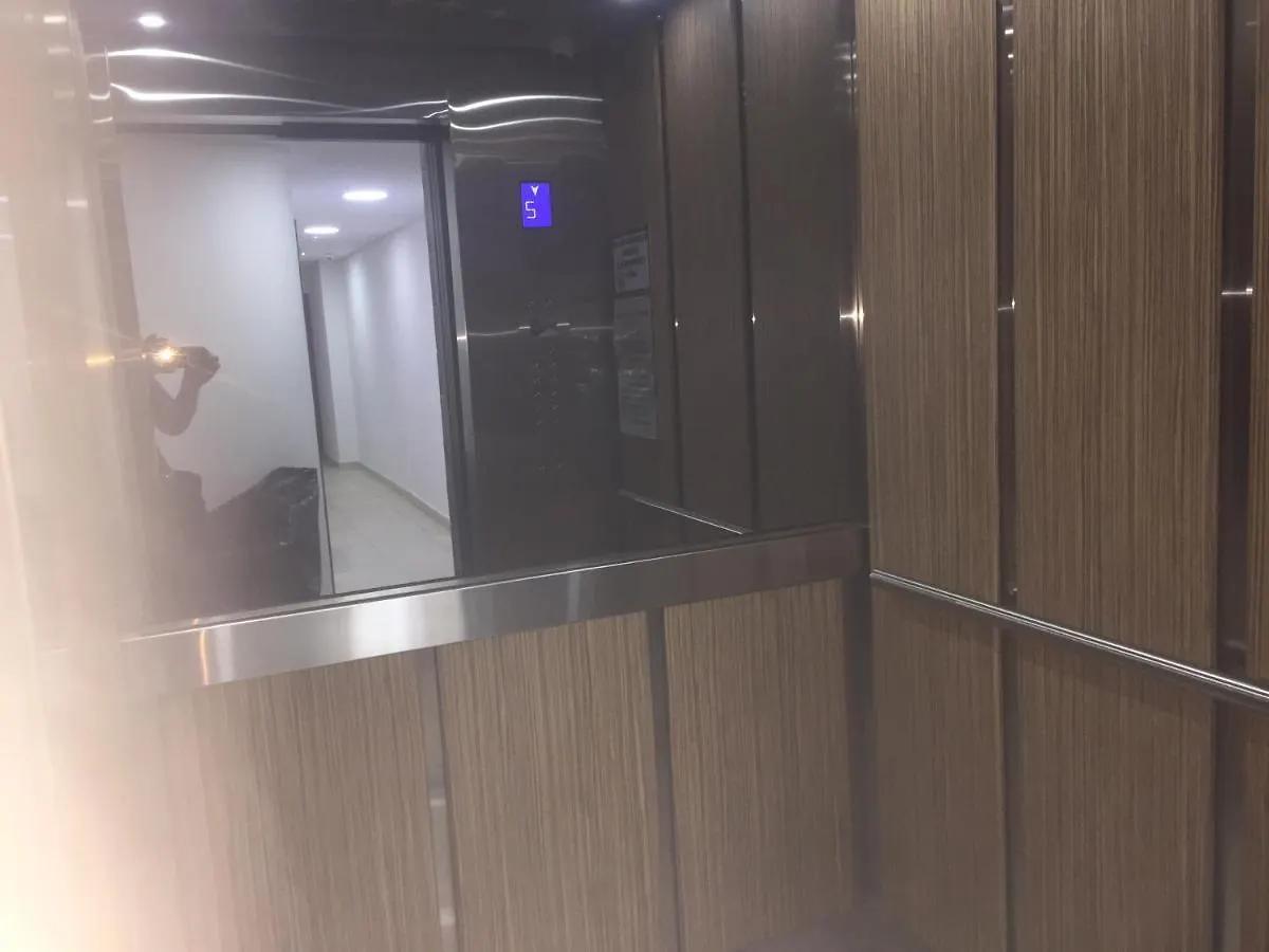 Apartamento nuevo, moderno , elegante y muy bien ubicado , en Medellín laureles